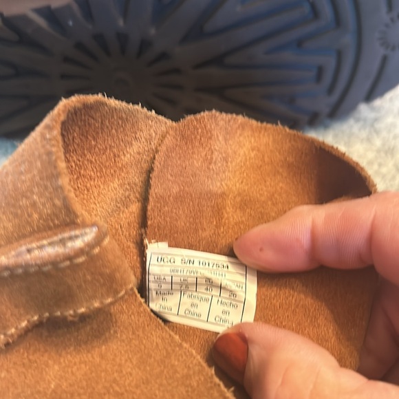 UGG booties, tan , sz 9 - Picture 7 of 8